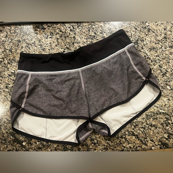 Lulu lemon running shorts speed up low rise - Picture 6 of 9